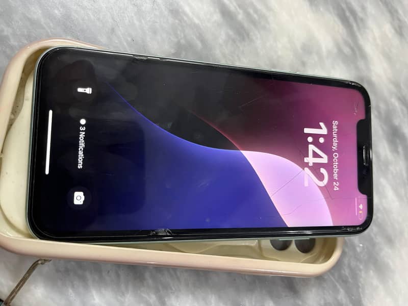 Apple iPhone 11 4