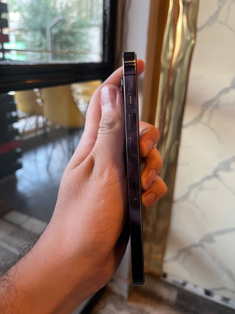 Apple iPhone 14 Pro Max 4