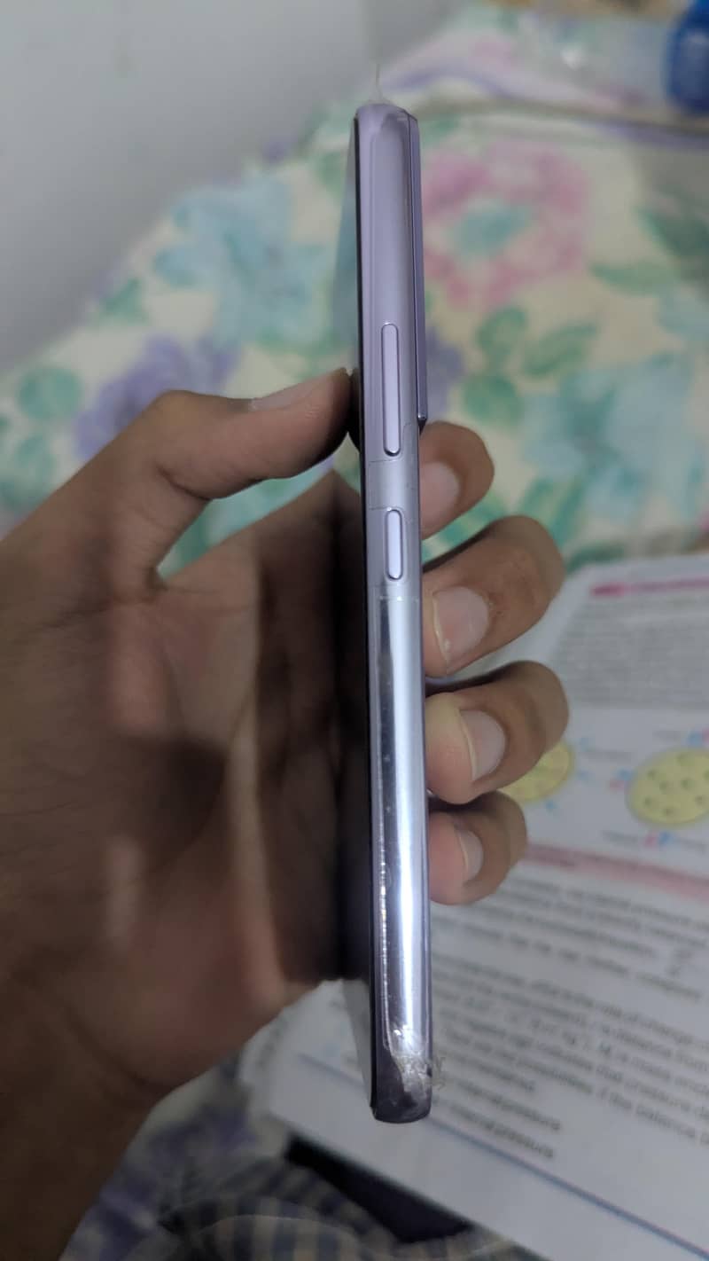 Samsung Mobile S22 2