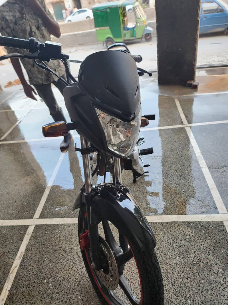 Honda CB125f 1