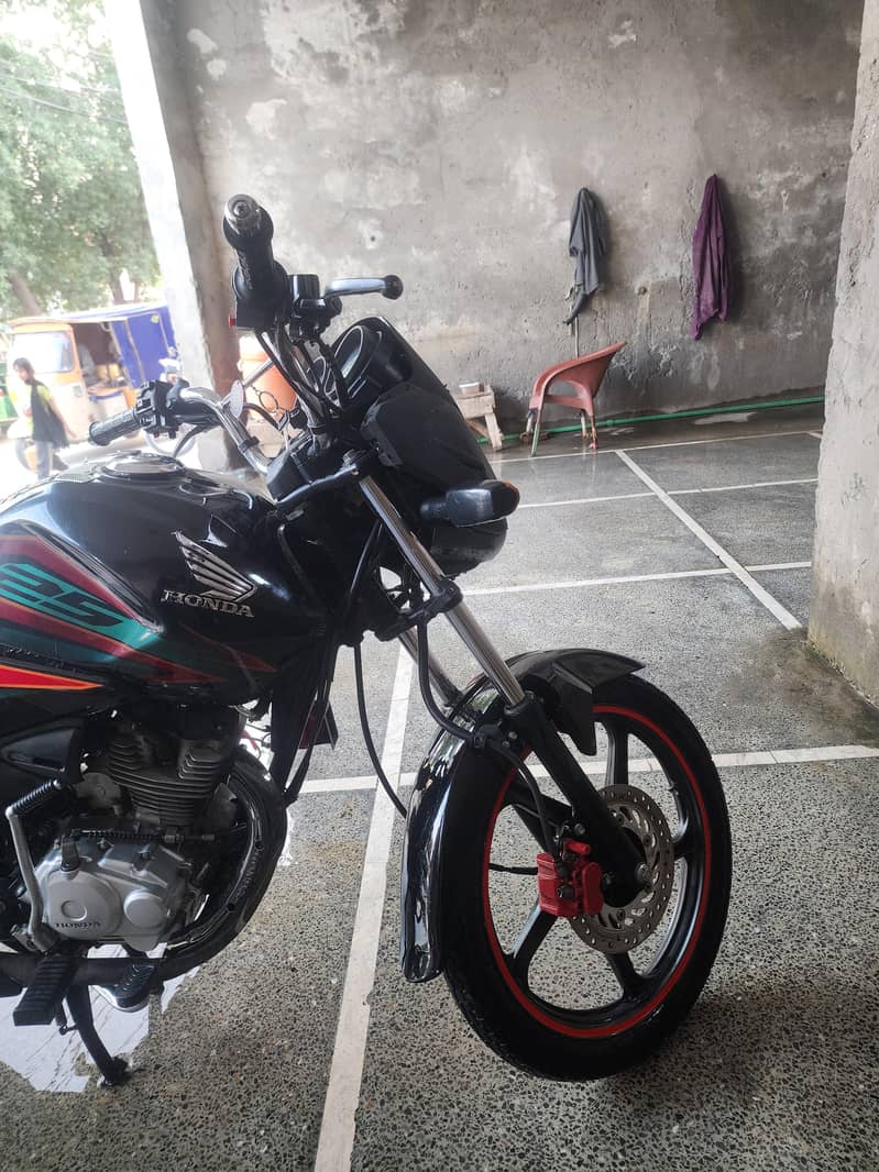 Honda CB125f 2