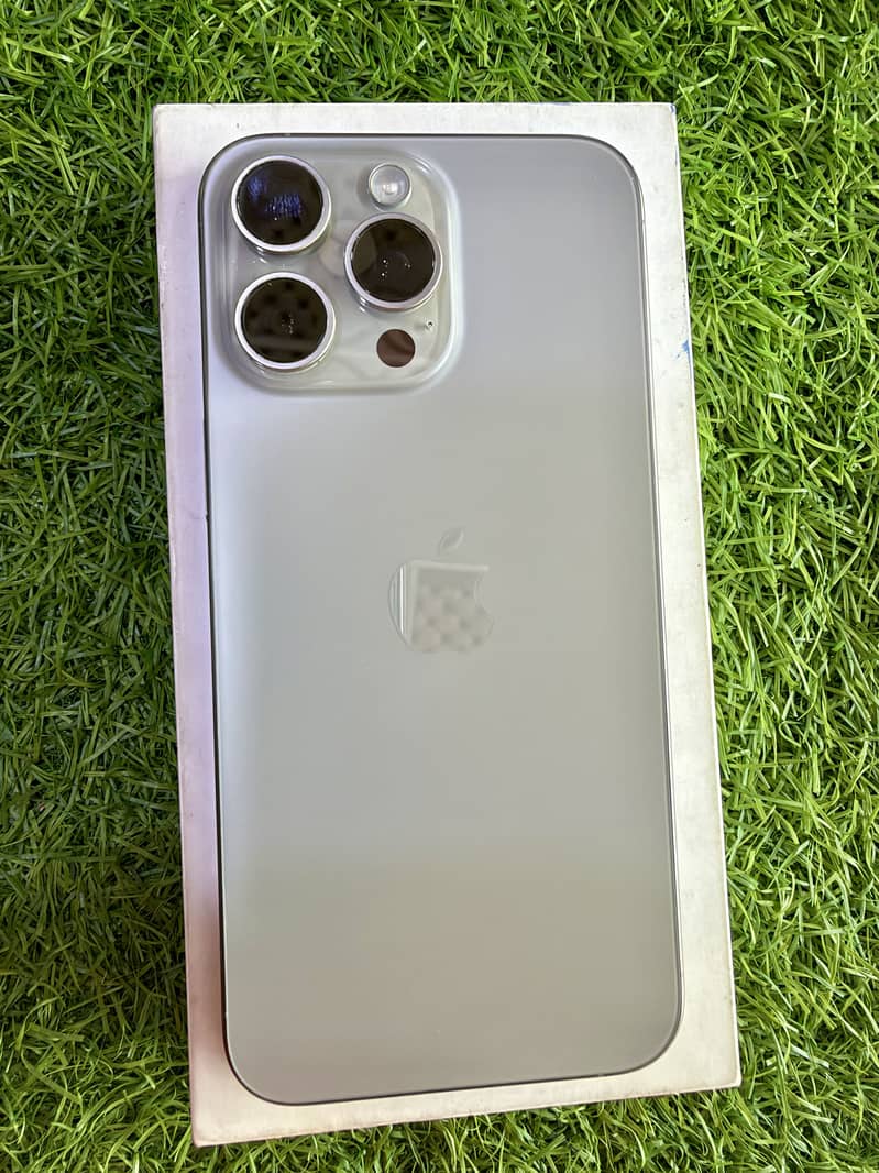Apple iPhone 15 Pro Max 0