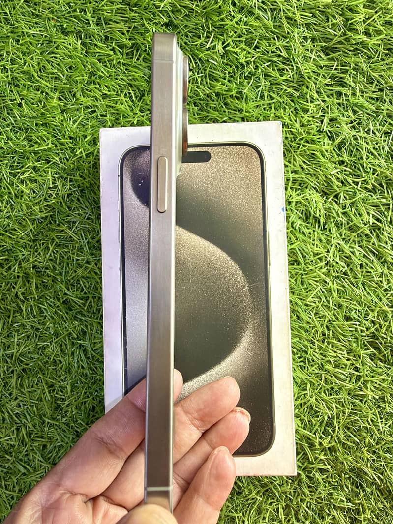 Apple iPhone 15 Pro Max 5