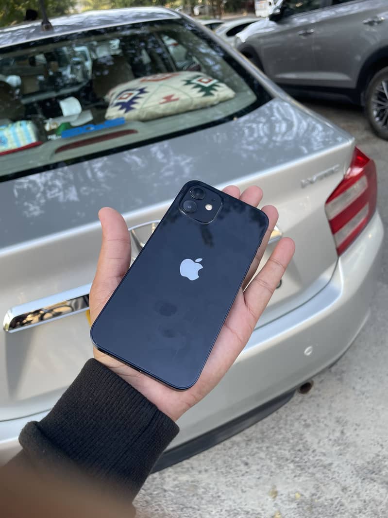 Apple iPhone 12 3