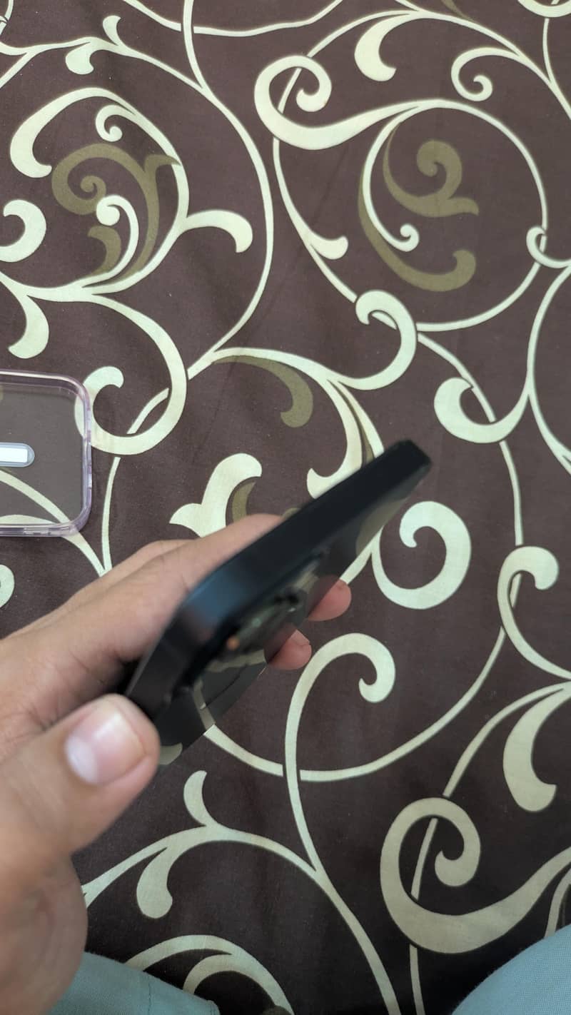 Apple iPhone 13 3