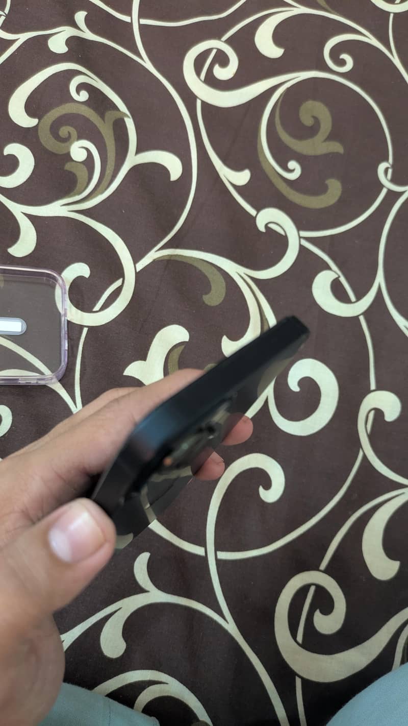 Apple iPhone 13 4