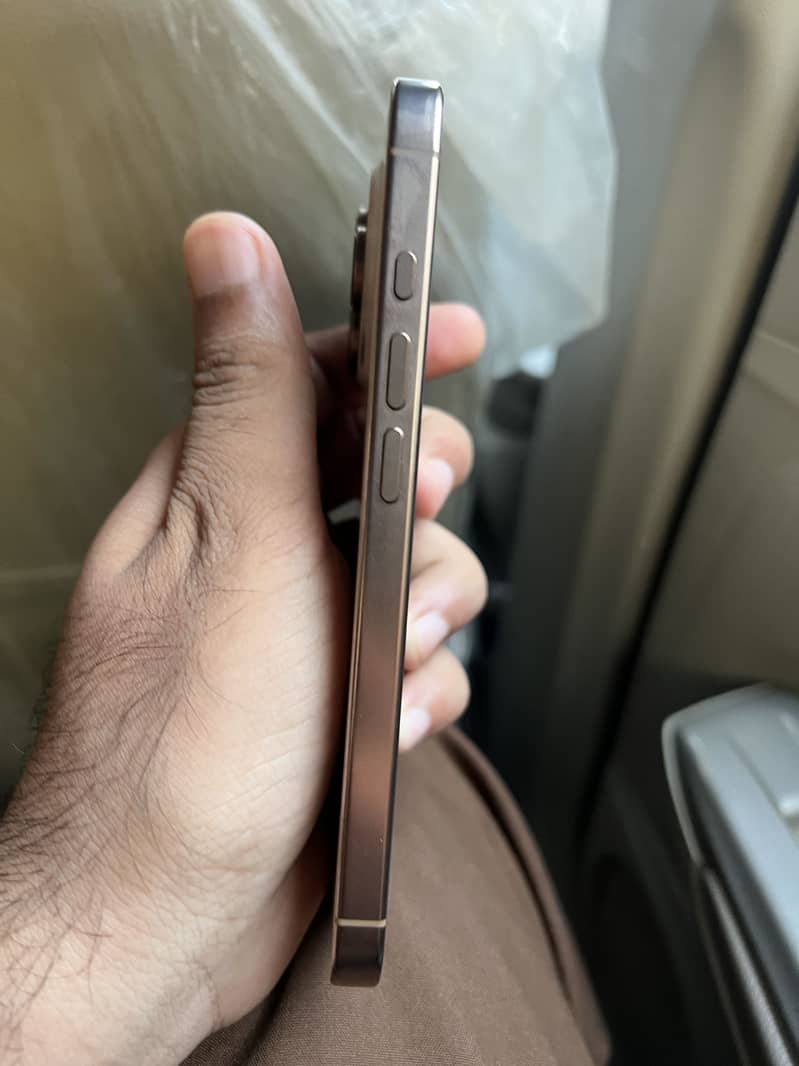 Apple iPhone 16 Pro 6