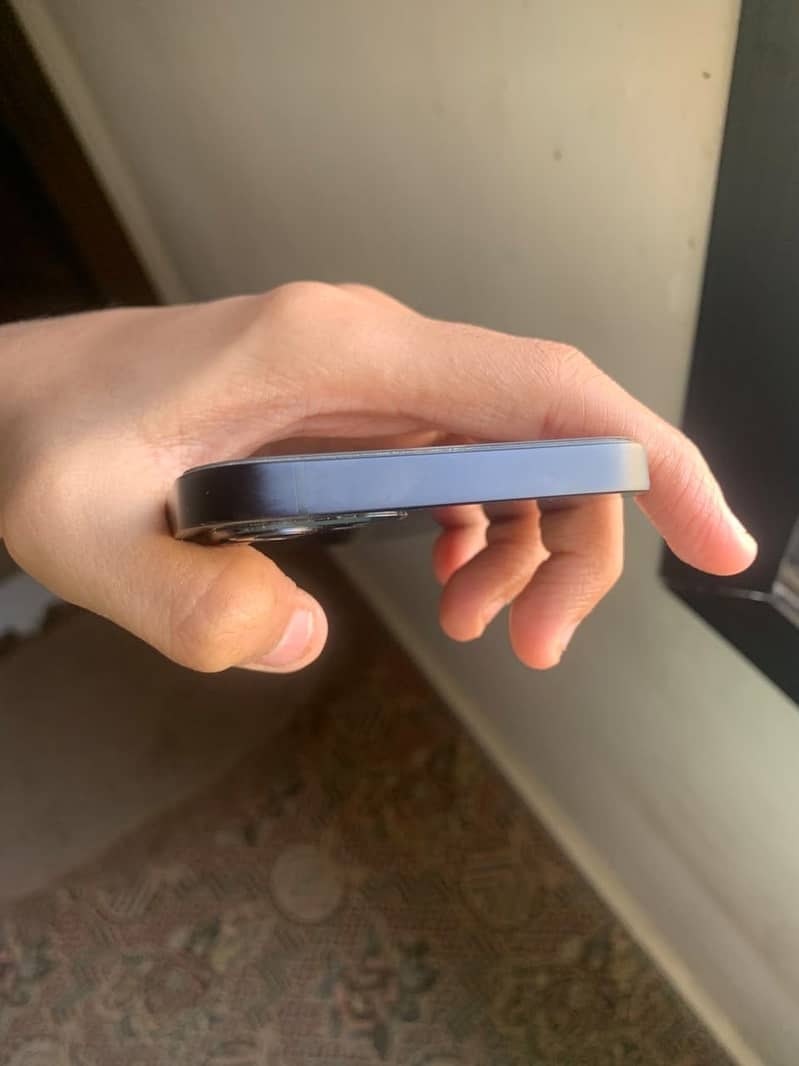 Apple iPhone 12 2