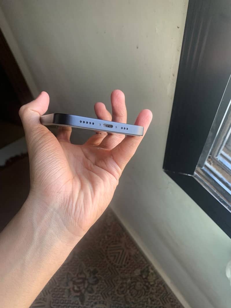 Apple iPhone 12 10
