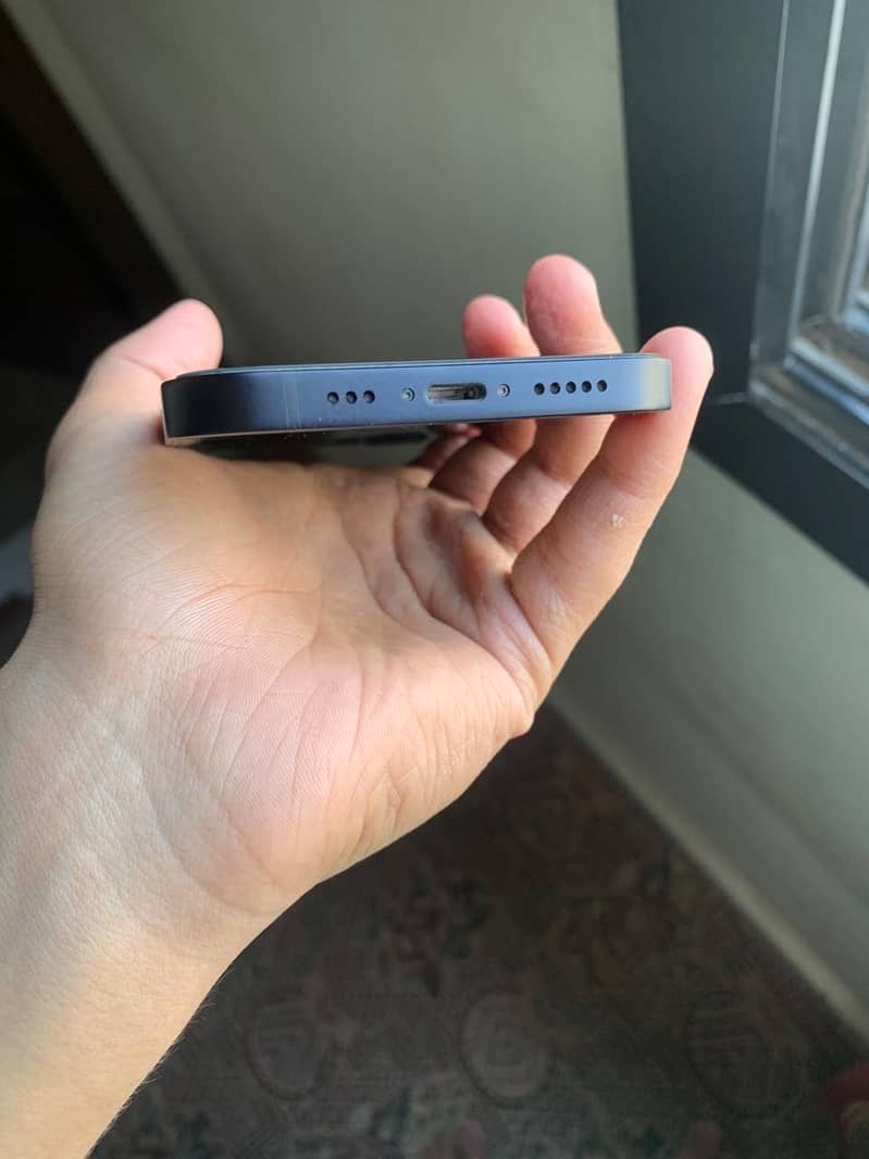 Apple iPhone 12 16