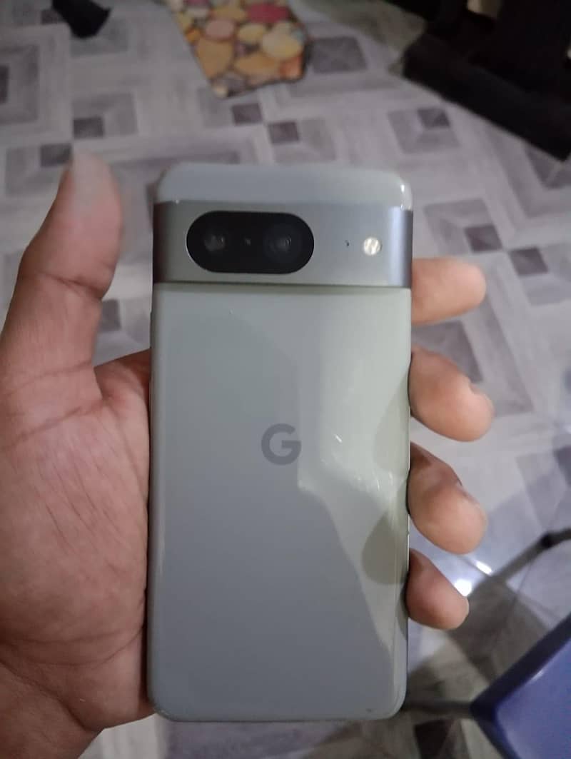 Google Pixel 8 2