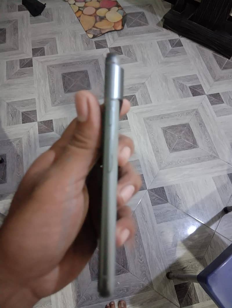 Google Pixel 8 3