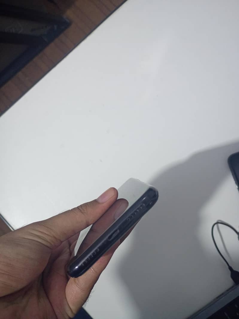 Apple iPhone X 3