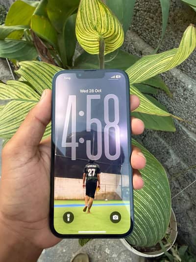Apple iPhone 13