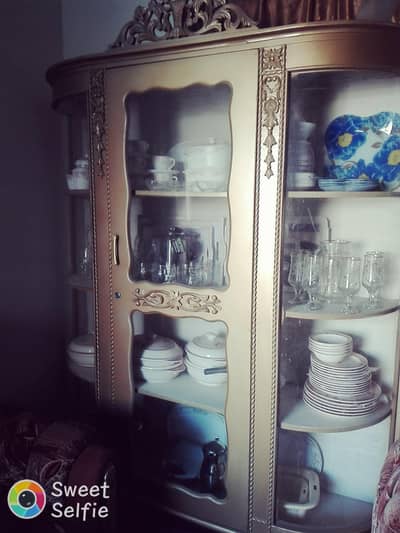 Full Wooden Crockery Cabinet