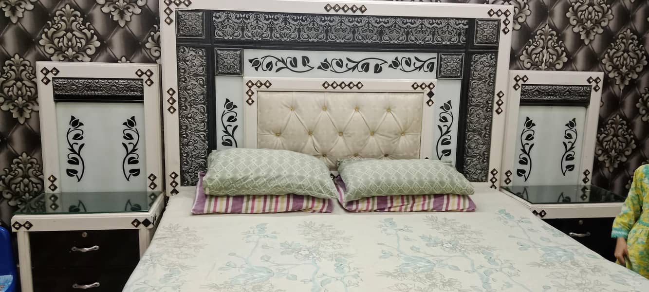 bed with side tables 4