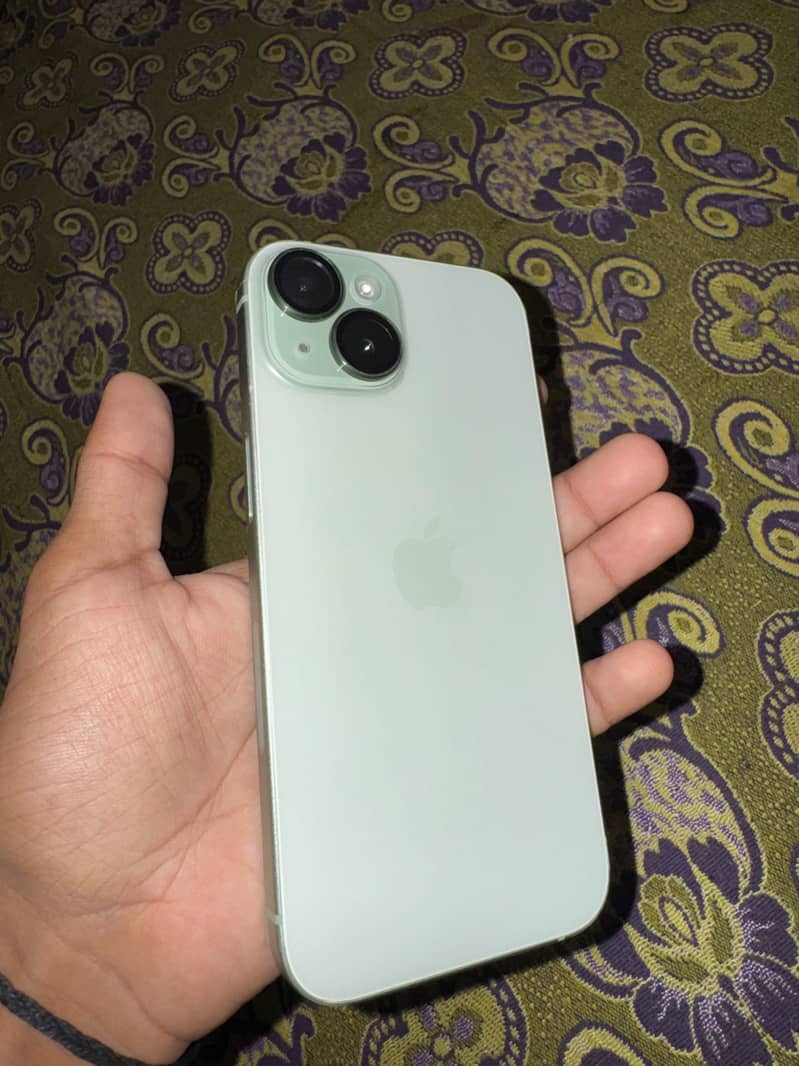 Apple iPhone 15 2