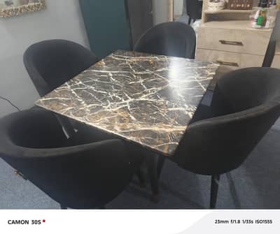 main apni dining table marble sale shifting ki hai to sale kar raha ho