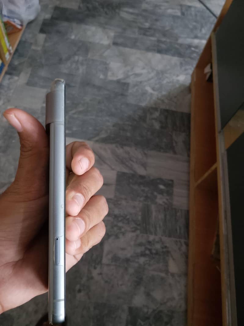 Google Pixel 8 4