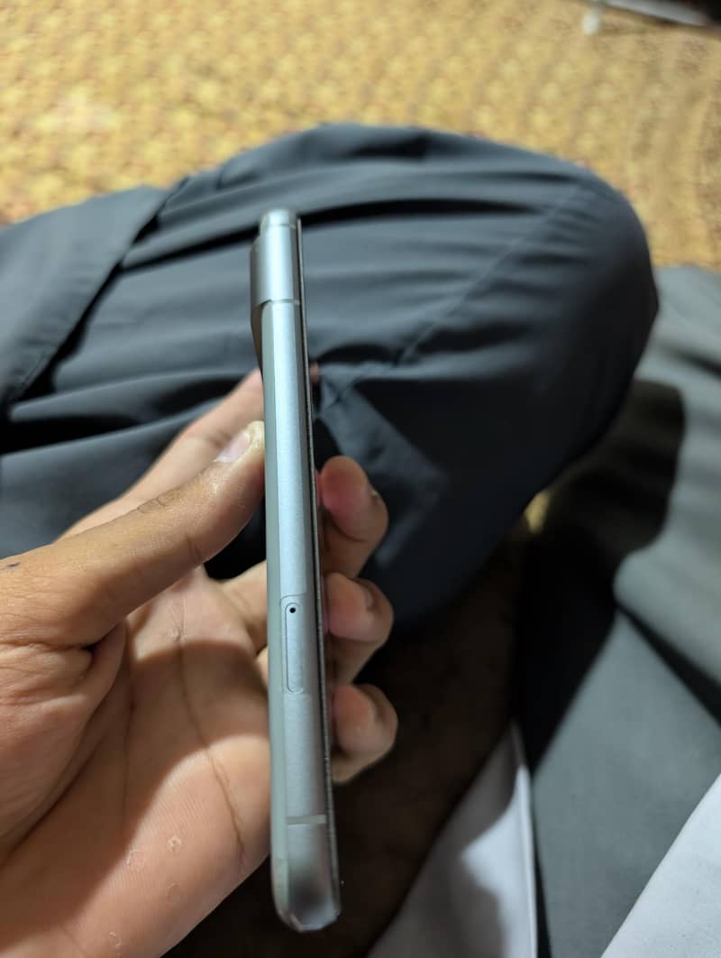 Google Pixel 8 2