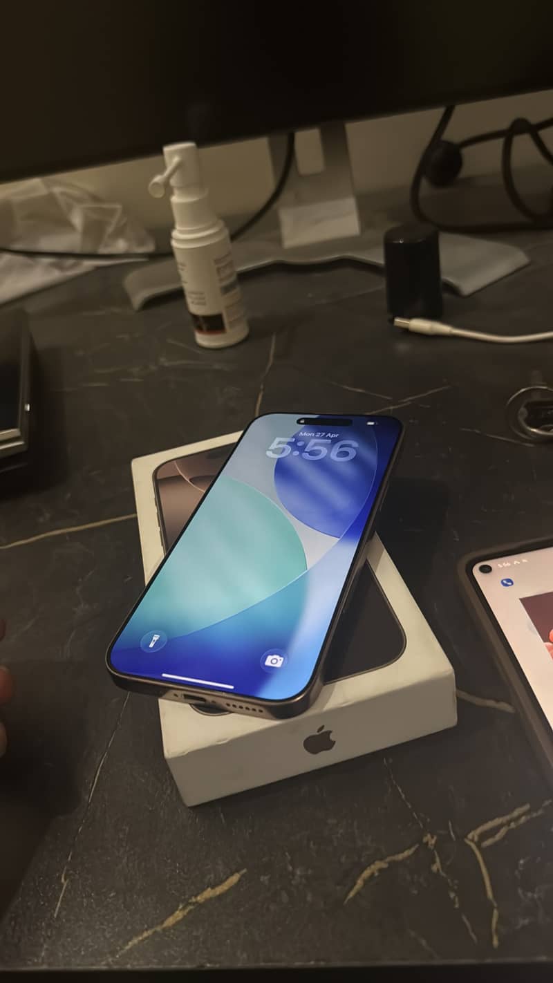 Apple iPhone 16 Pro Max 1