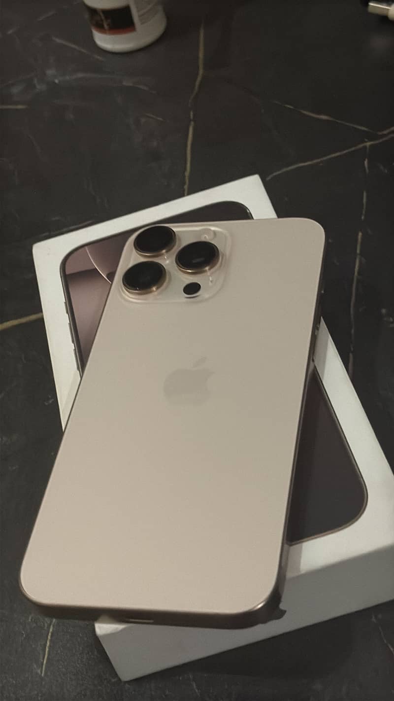 Apple iPhone 16 Pro Max 2