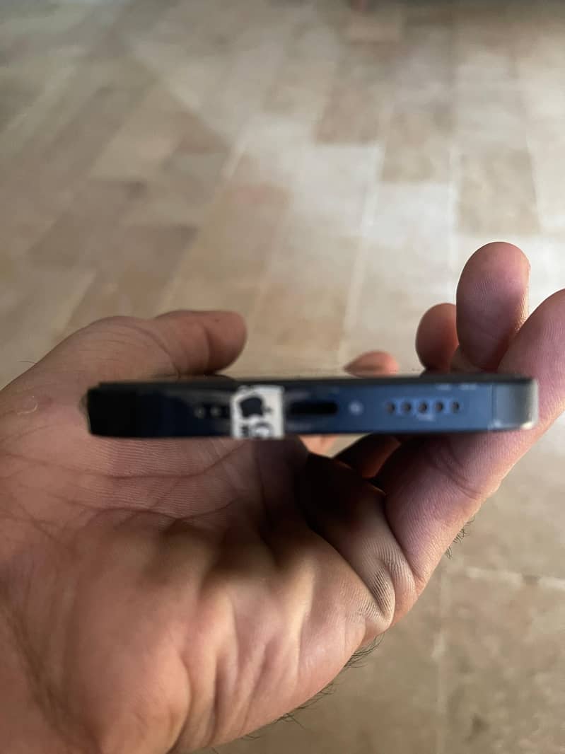 Apple iPhone 13 1