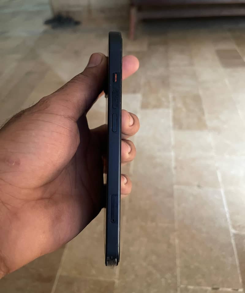 Apple iPhone 13 3