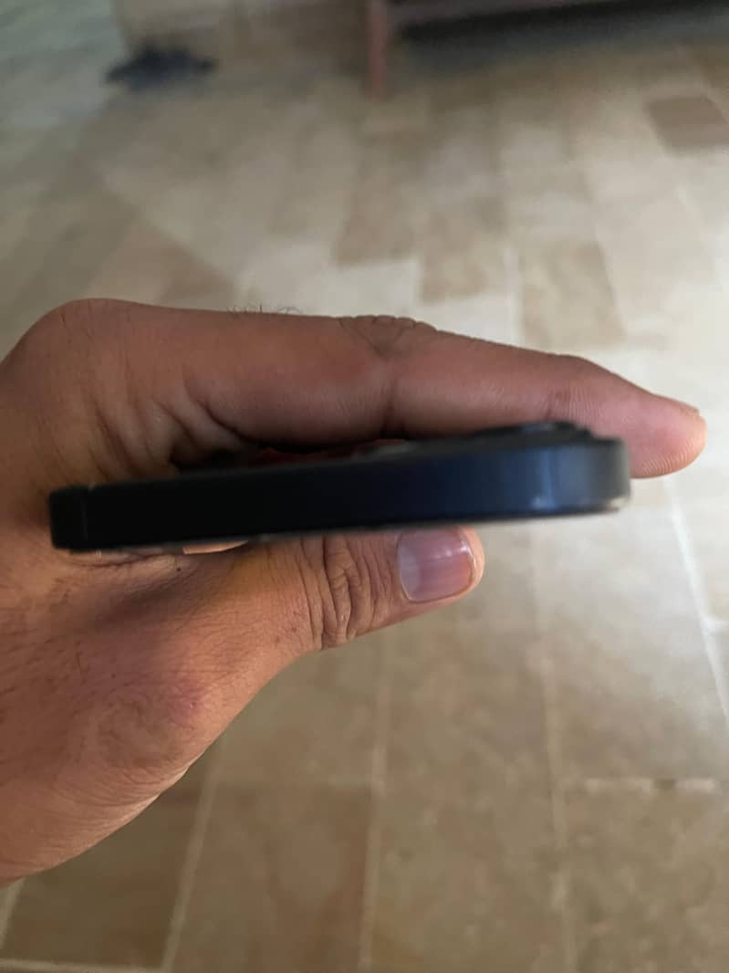 Apple iPhone 13 5