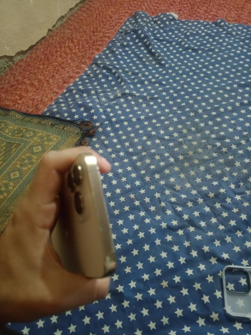 Apple iPhone 13 Pro Max 0