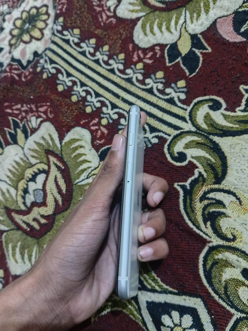 Apple iPhone SE 4