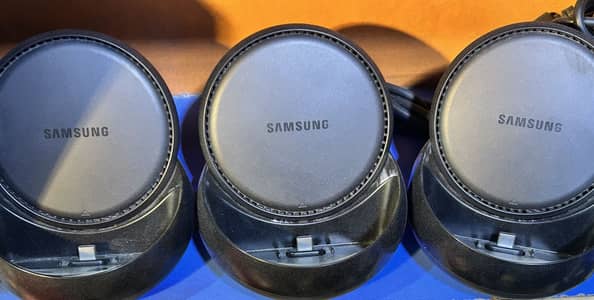 Samsung dex station & asus charger & canwalter