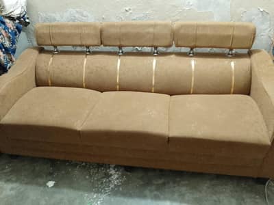 5 Seater Sofa Set (3+1+1) Adjustable Headrest - Good Condition Karachi