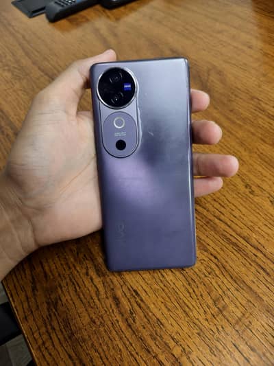 Vivo V40