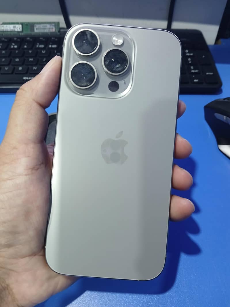 Apple iPhone 16 Pro 2