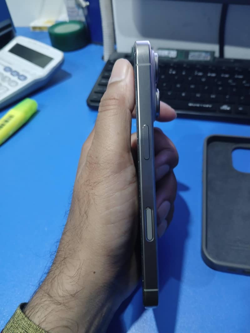 Apple iPhone 16 Pro 5