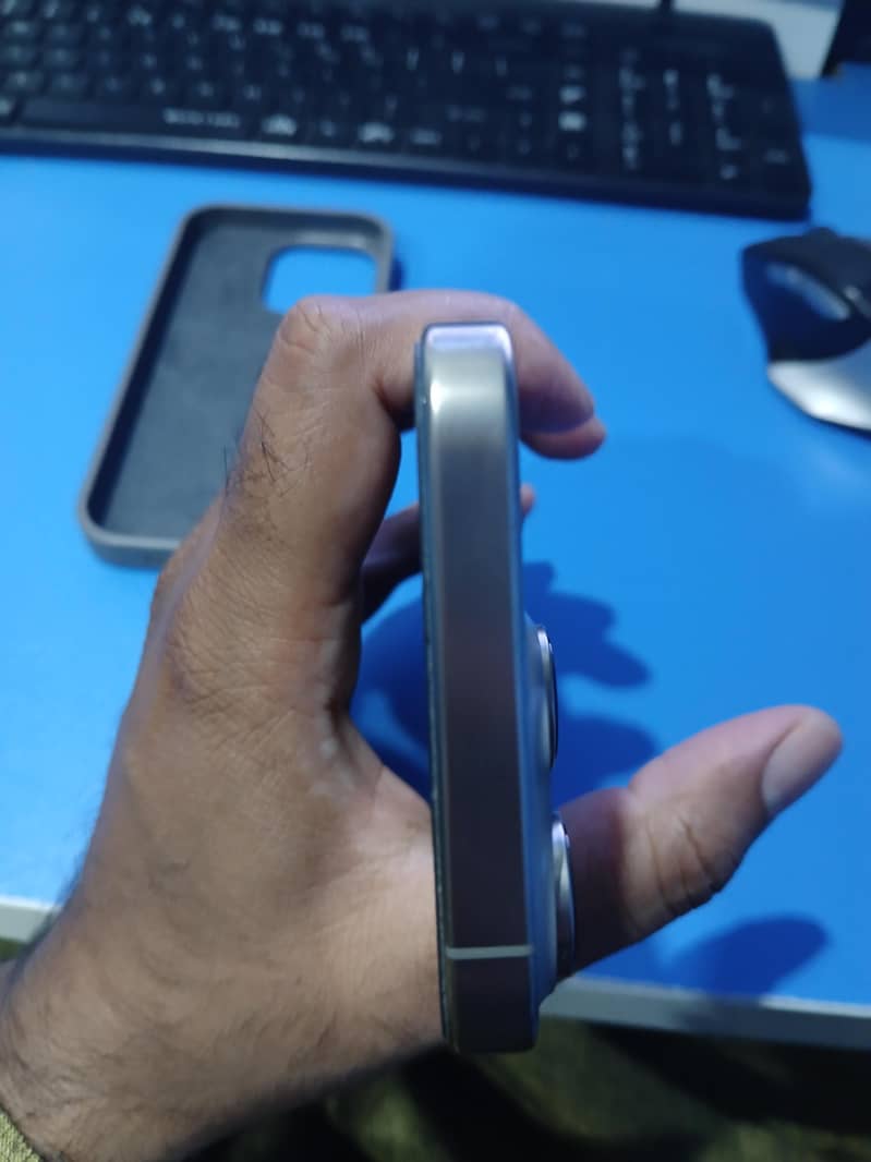 Apple iPhone 16 Pro 6