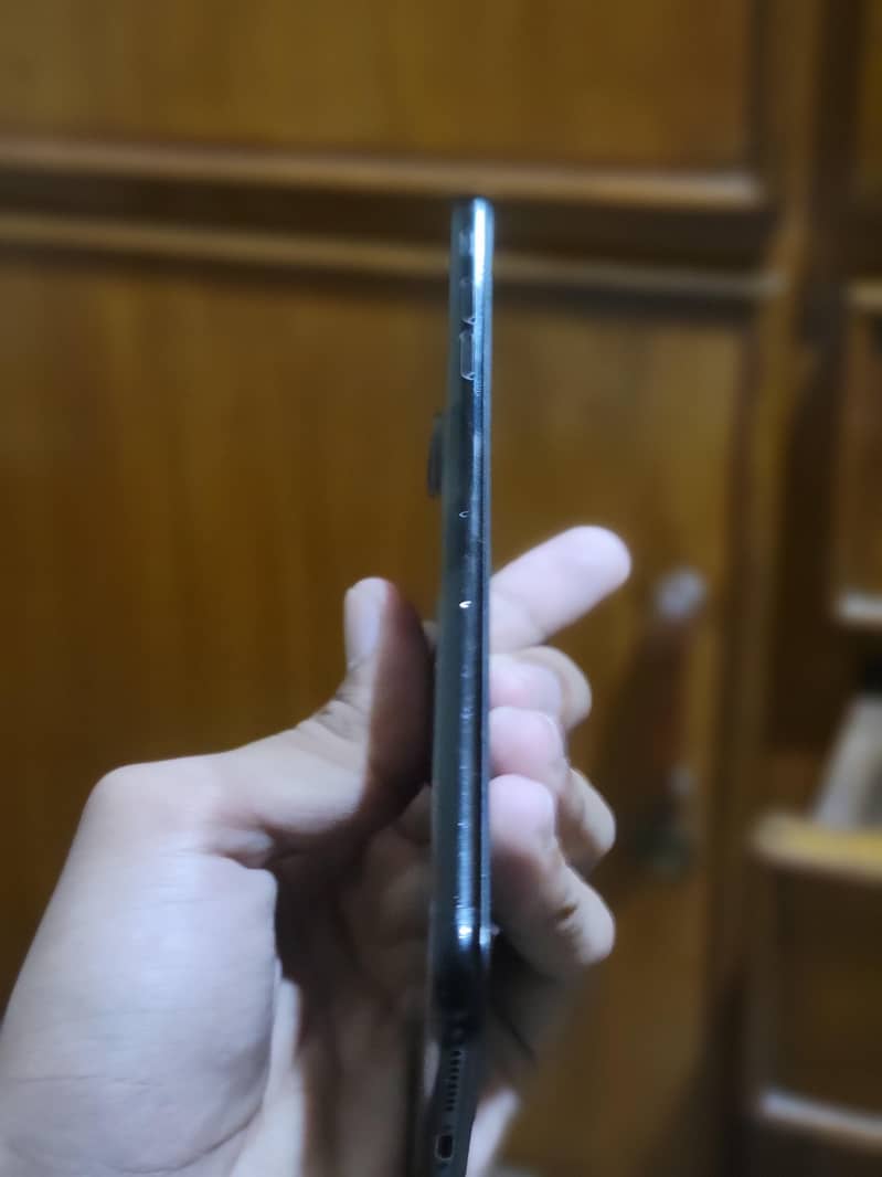 Apple iPhone 7 Plus 2