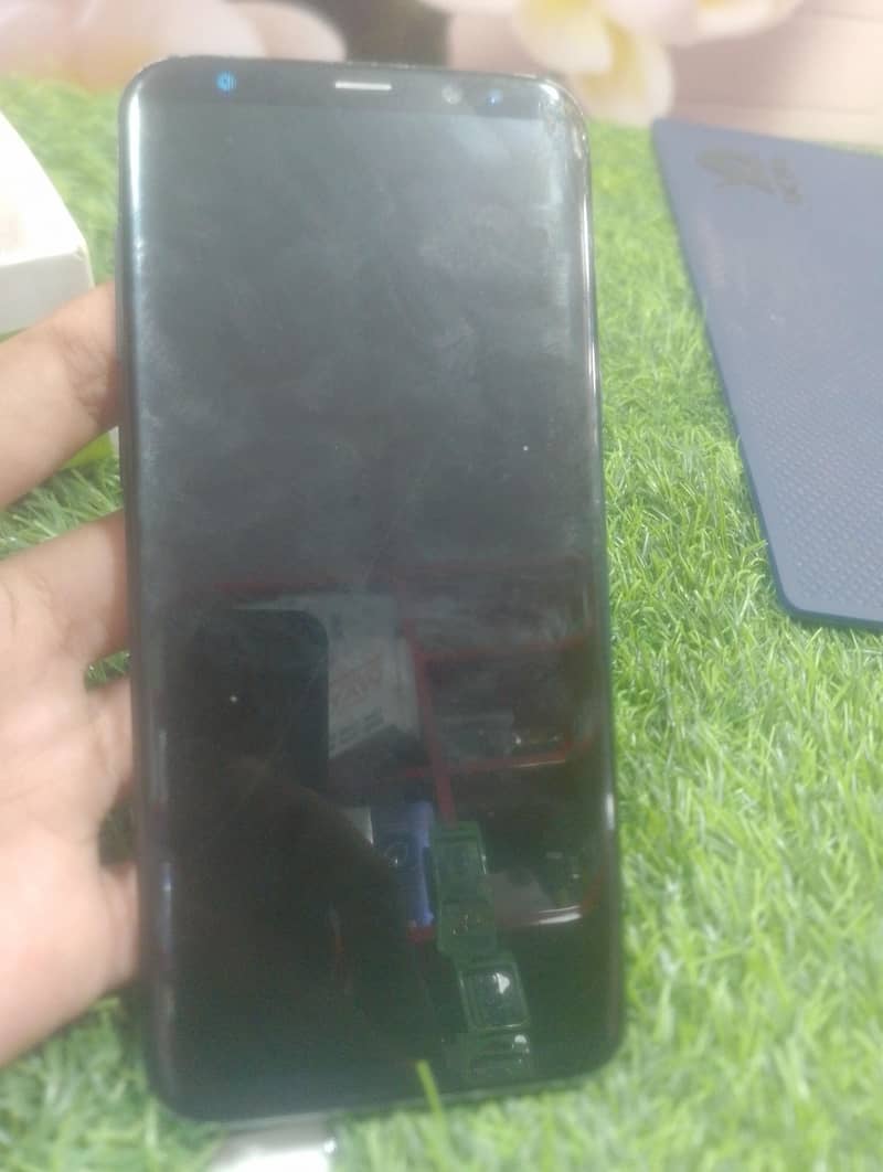 Samsung Mobile S8 Plus 1