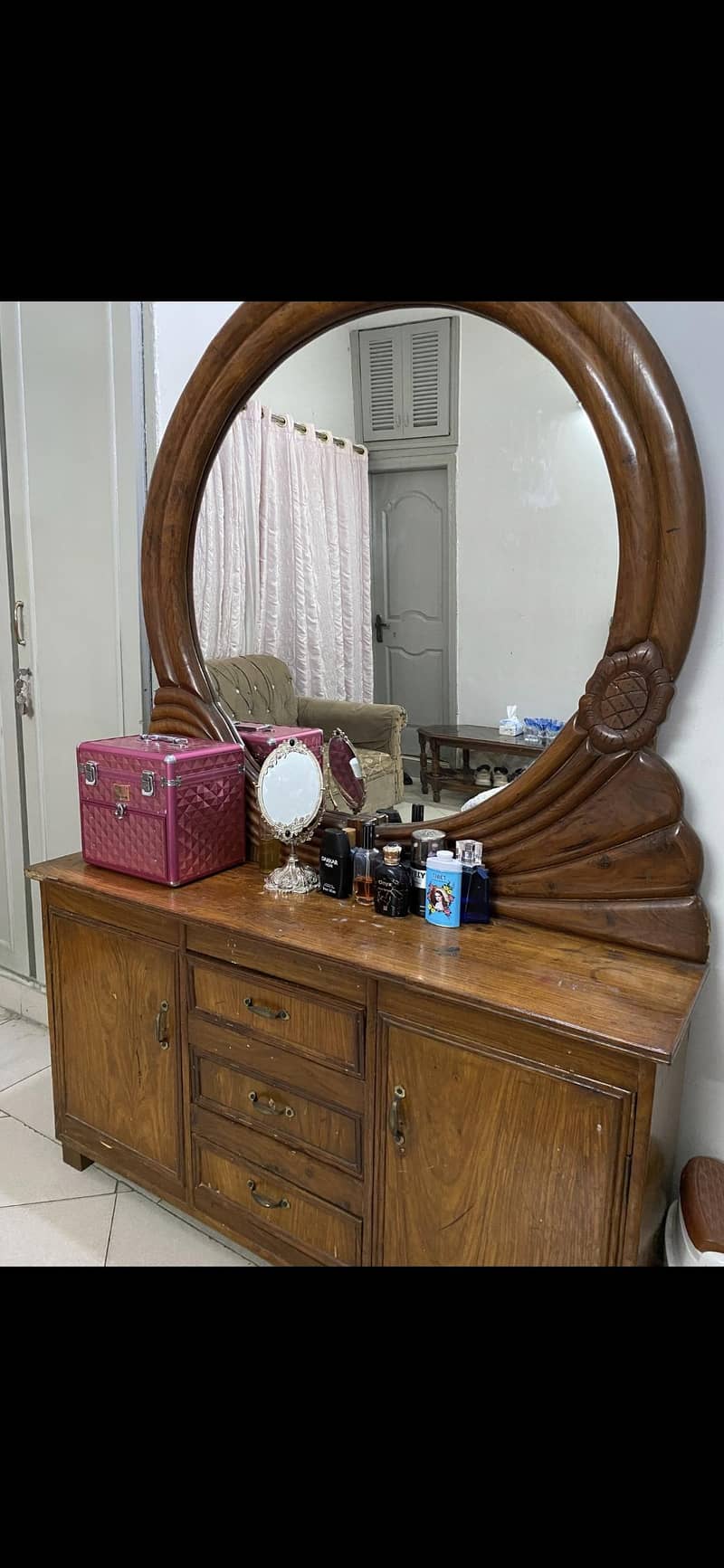 Dressing Table 3
