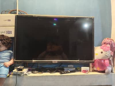 TCL 32 Inch Borderless LED TV – Like New