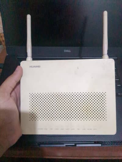 Huawei EchoLife HG8546M Fiber Optic GPON ONU Router (With Adapter)