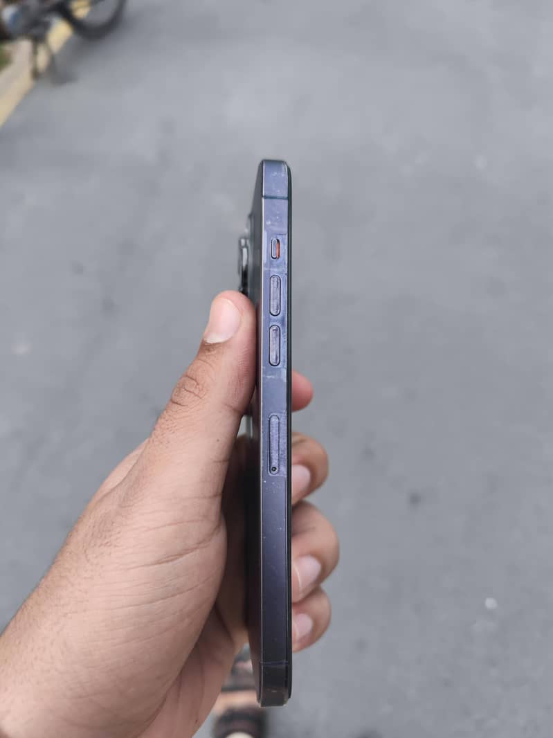 Apple iPhone 14 Pro Max 2