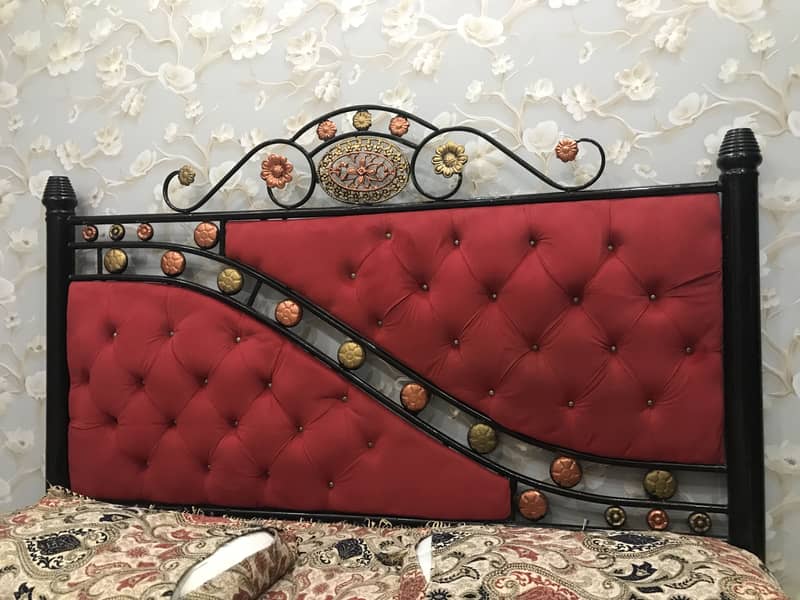 Almost new double bed 1