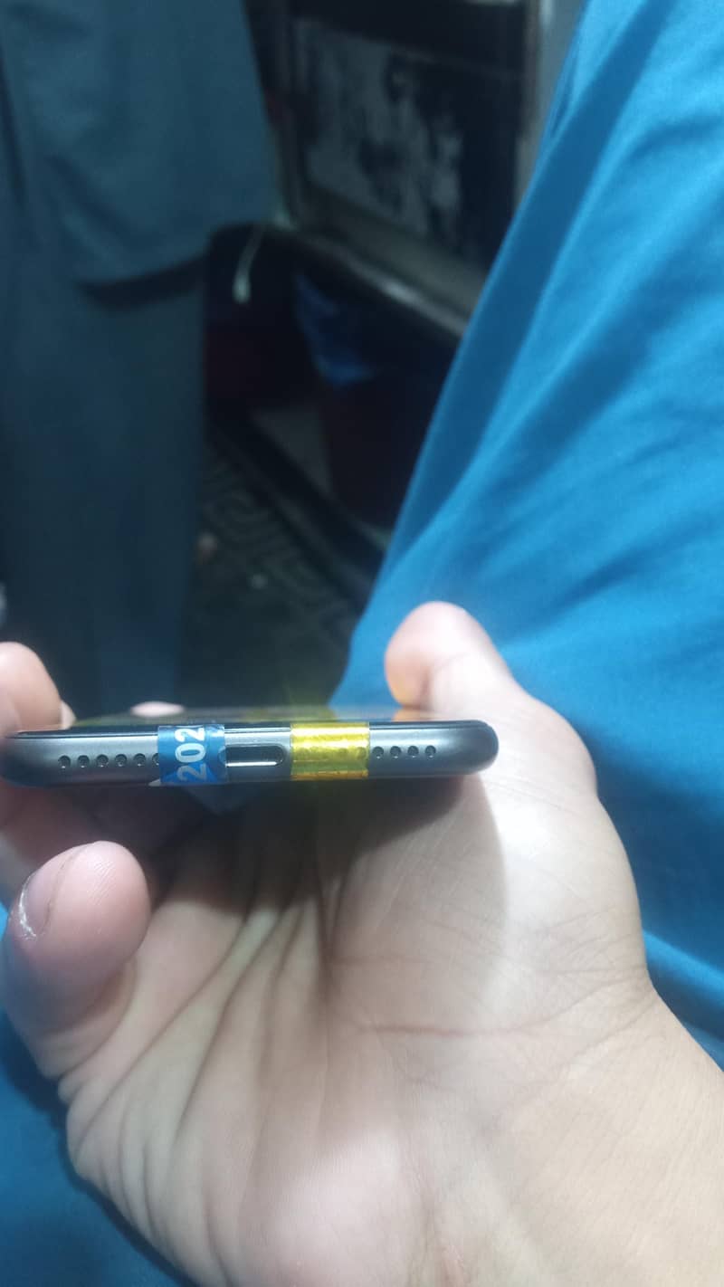 Apple iPhone 8 6