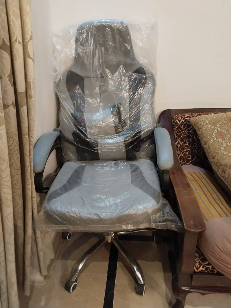 Title: New Office Chair / Gaming Chair for Sale 0