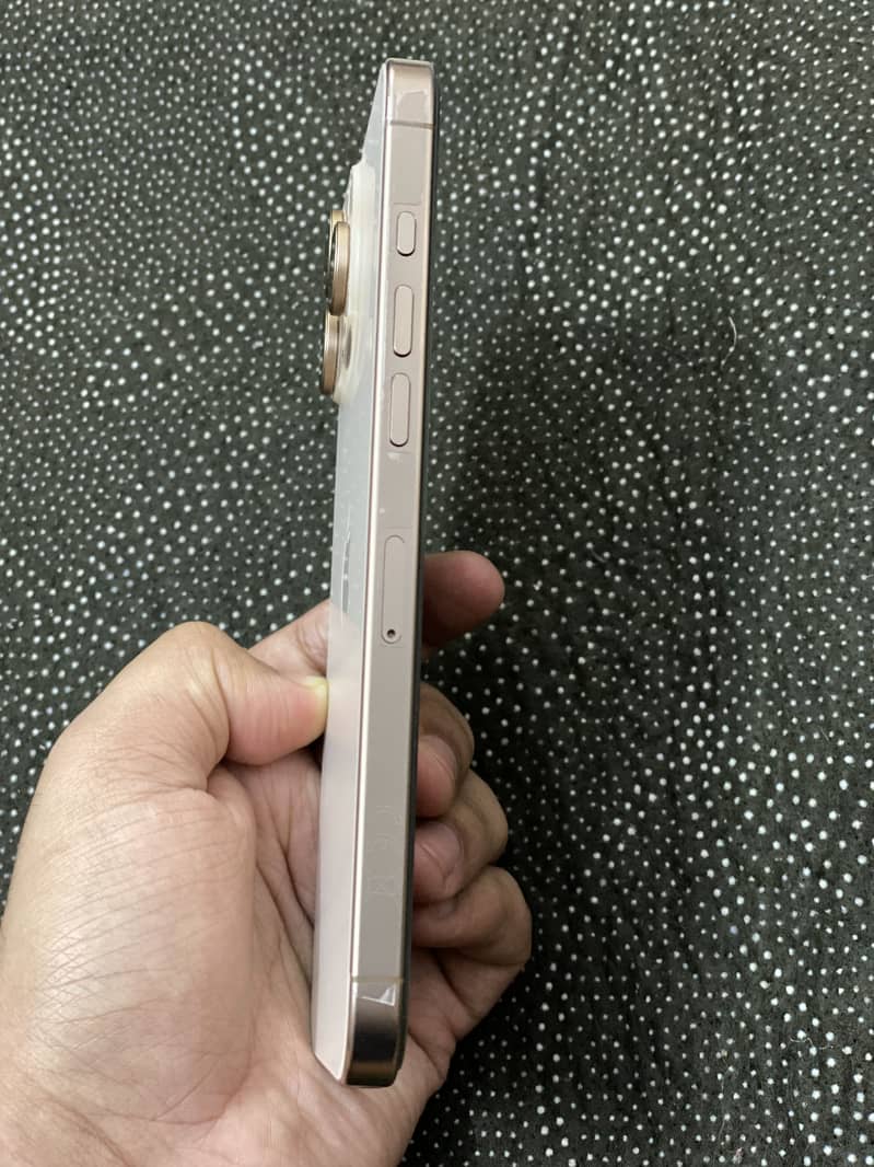 Apple iPhone 16 Pro Max - Desert Titanium 6