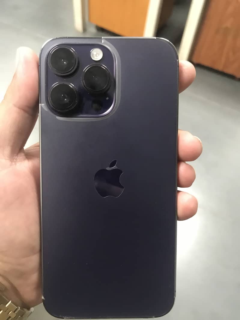 Apple iPhone 14 Pro Max 1