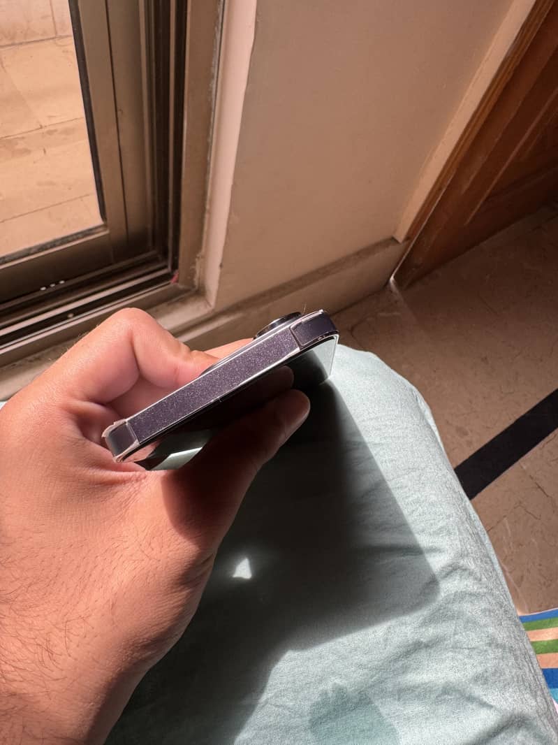 Apple iPhone 14 Pro 2