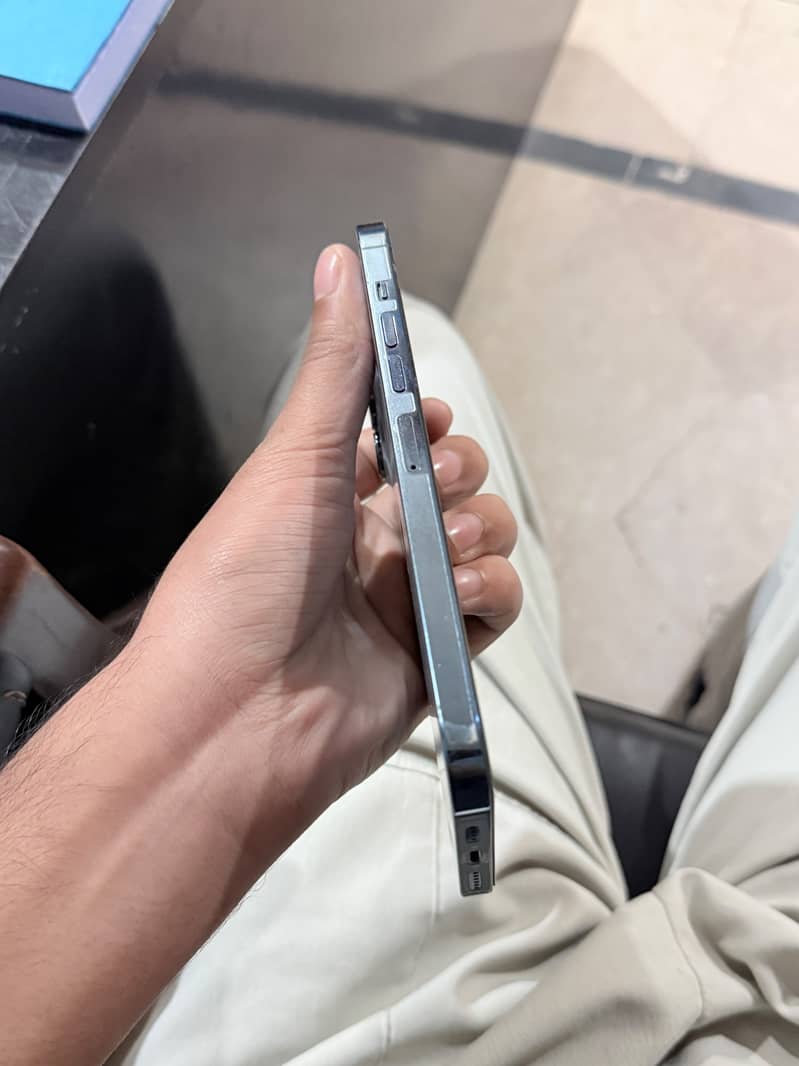 Apple iPhone 13 Pro Max JV 3